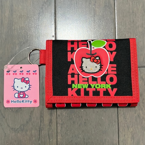 NWT Y2K Vintage 2003 Hello Kitty Apple New York Wallet - Picture 1 of 7